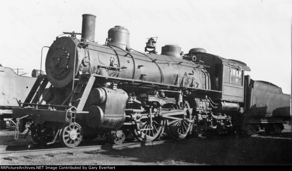 Illinois Central 4-4-2 on the scrap line